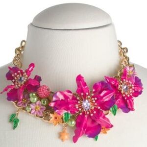 BETSEY JOHNSON Tropical Hot Magenta Fuchsia Orchid Statement Necklace NEW NWT